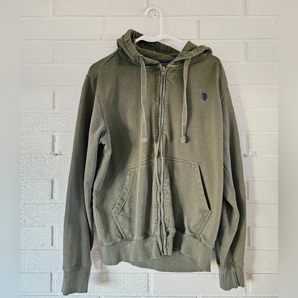 Polo Zip-Up.                                   Color: Dark Green